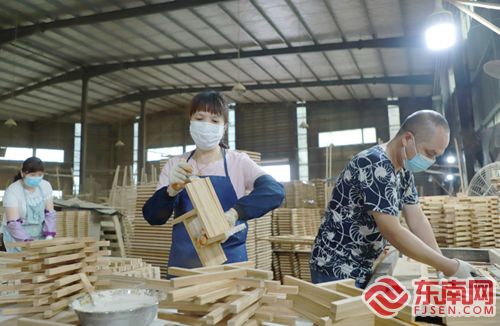 松溪龍竹工貿 訂單激增，竹制品加工熱火朝天