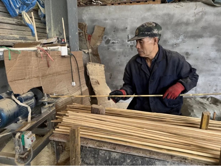 蒼溪縣東溪鎮(zhèn) 引企入村，竹制品加工為鄉(xiāng)村振興注入新活力